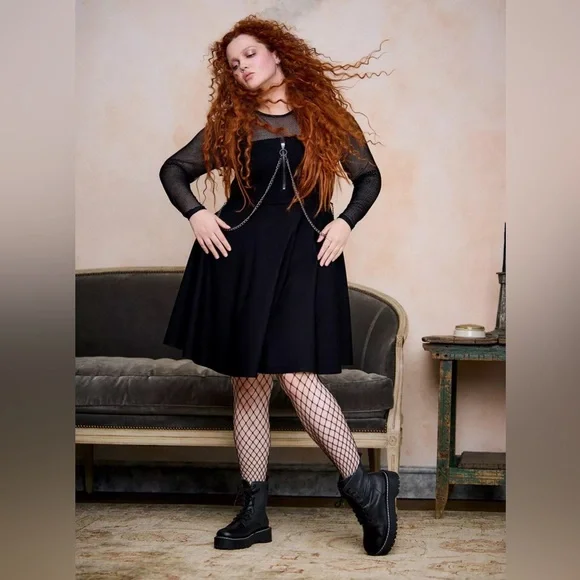 Torrid | Nightfall Chain Mini Dress - Picture 2 of 5